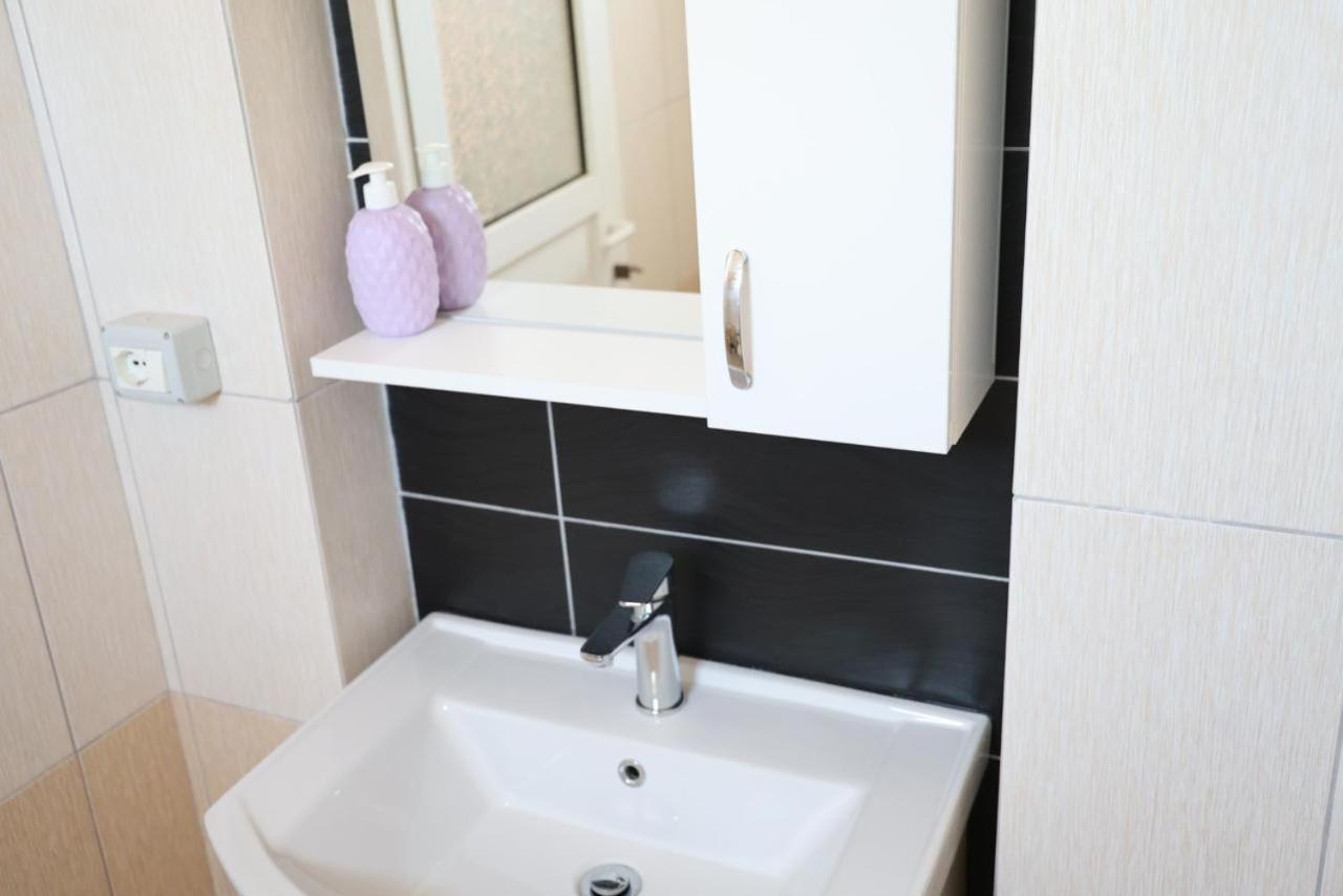 Stjar Apartments Villa Luti מראה חיצוני תמונה
