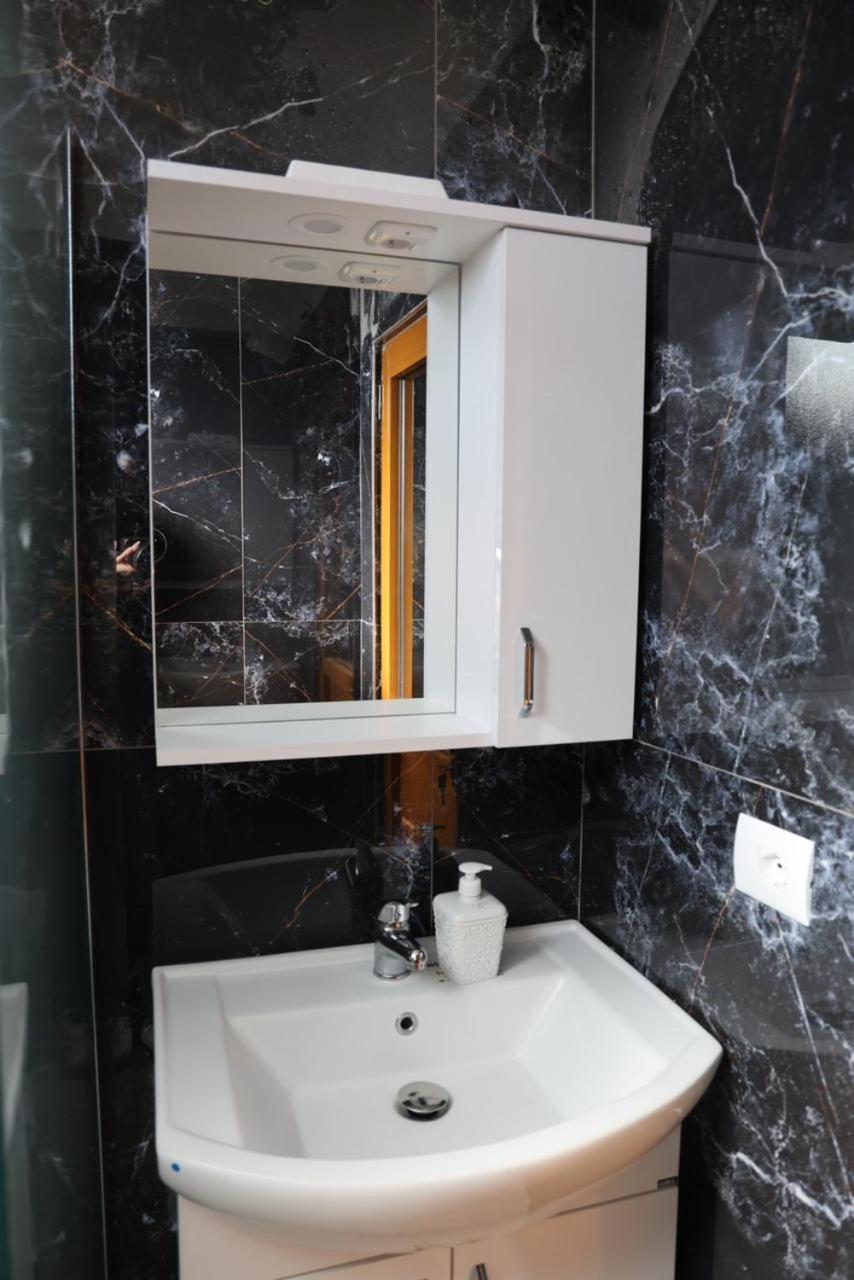 Stjar Apartments Villa Luti מראה חיצוני תמונה